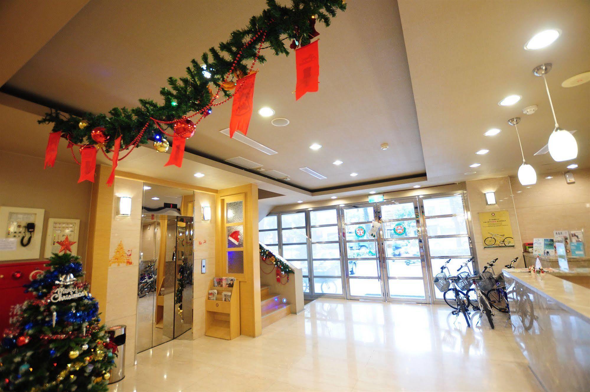 Kindness Hotel - Hanshen Kaohsiung Bagian luar foto